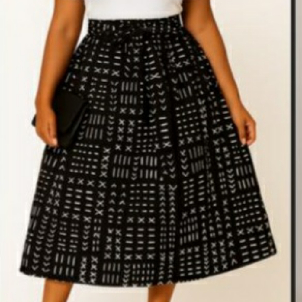 SOLD OUT - Midi Skirt - With Pockets
